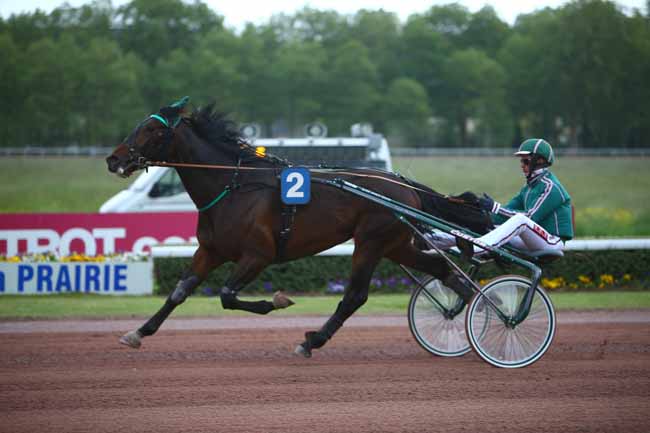 Photo d'arrivée de la course pmu PRIX DE CAMBREMER à CAEN le Mercredi 16 mai 2018