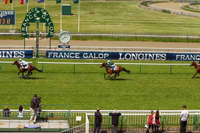 Photo d'arrivée de la course pmu PRIX DU CAMP DE CESAR à CHANTILLY le Vendredi 18 mai 2018