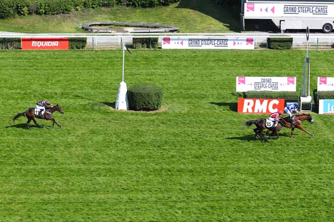 Photo d'arrivée de la course pmu PRIX POT D'OR à AUTEUIL le Samedi 19 mai 2018