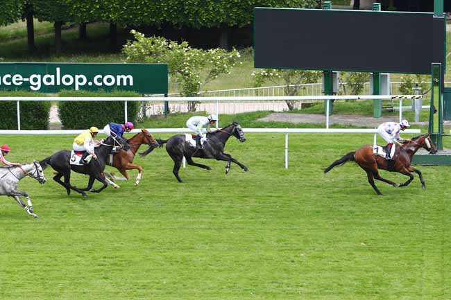 Photo d'arrivée de la course pmu PRIX MARCEL DELZONS à SAINT-CLOUD le Lundi 21 mai 2018