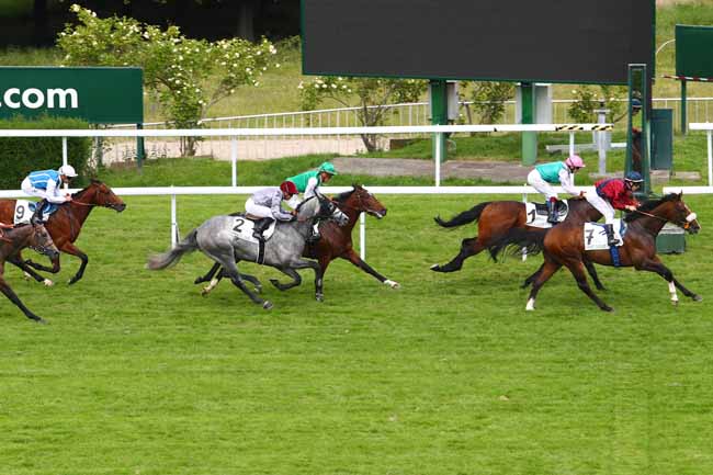 Photo d'arrivée de la course pmu PRIX BRULEUR à SAINT-CLOUD le Lundi 21 mai 2018