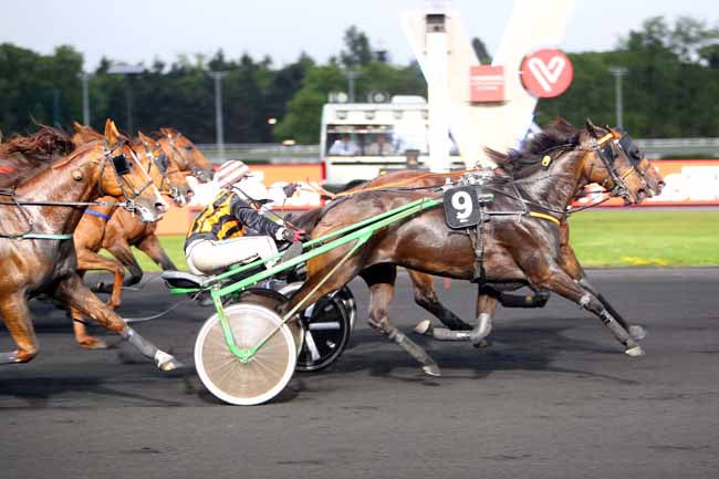 Photo d'arrivée de la course pmu PRIX DU CREPUSCULE à PARIS-VINCENNES le Vendredi 25 mai 2018