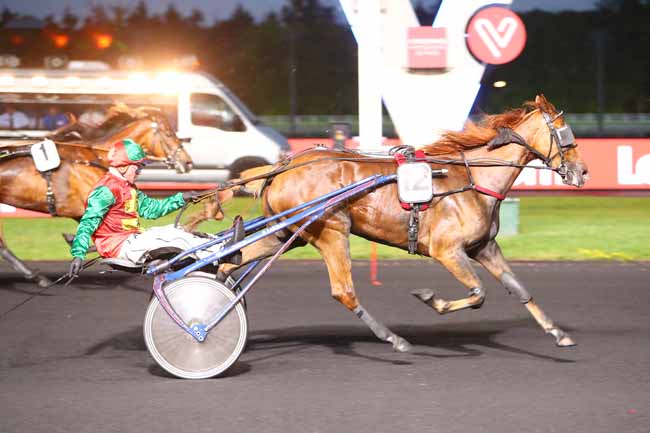 Photo d'arrivée de la course pmu PRIX OZO à PARIS-VINCENNES le Vendredi 25 mai 2018