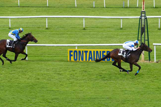Photo d'arrivée de la course pmu PRIX DES CHARMES à FONTAINEBLEAU le Mercredi 30 mai 2018