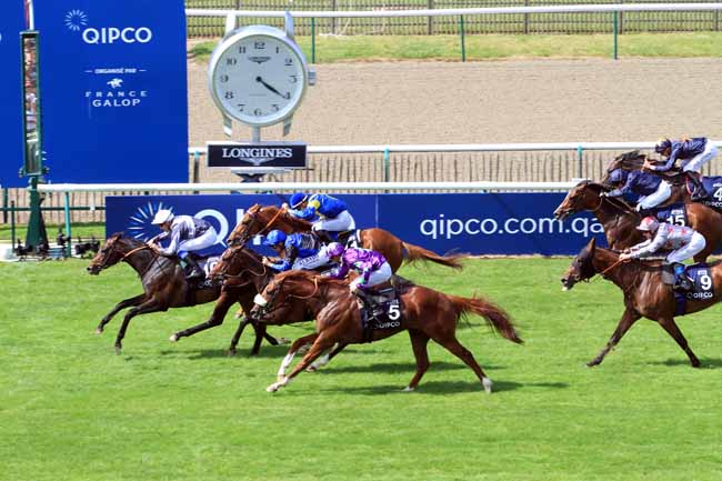 Photo d'arrivée de la course pmu QIPCO PRIX DU JOCKEY CLUB à CHANTILLY le Dimanche 3 juin 2018