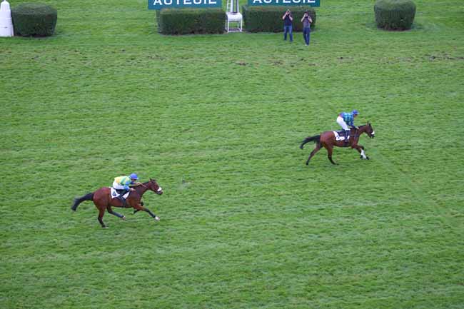 Photo d'arrivée de la course pmu PRIX GALAFRON à AUTEUIL le Lundi 4 juin 2018