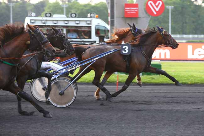 Photo d'arrivée de la course pmu PRIX TITANIA à PARIS-VINCENNES le Vendredi 8 juin 2018