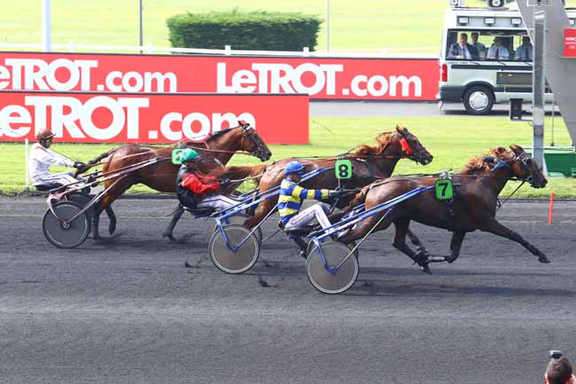 Photo d'arrivée de la course pmu PRIX DU DAUPHINE à PARIS-VINCENNES le Samedi 9 juin 2018