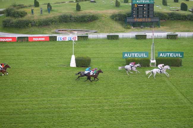 Photo d'arrivée de la course pmu PRIX DES DRAGS à AUTEUIL le Samedi 9 juin 2018