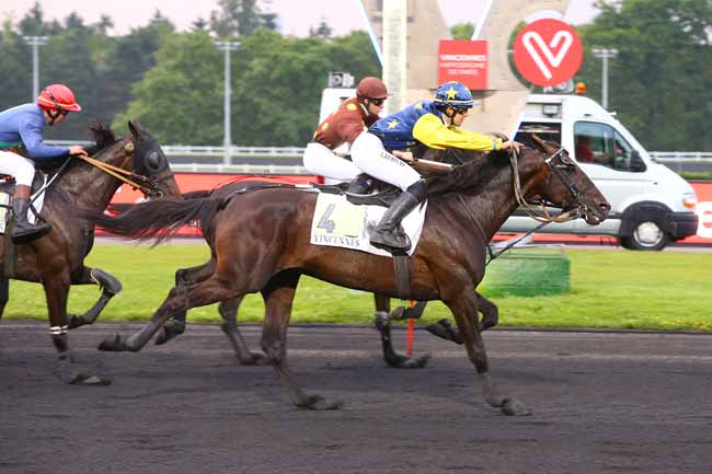 Photo d'arrivée de la course pmu PRIX JEAN-PAUL FAIRAND à PARIS-VINCENNES le Mardi 12 juin 2018
