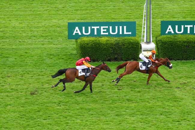 Photo d'arrivée de la course pmu PRIX CARMONT à AUTEUIL le Mercredi 13 juin 2018