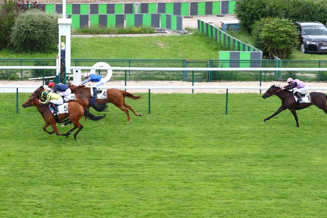 Photo d'arrivée de la course pmu PRIX DU BASSIN PARISIEN à LONGCHAMP le Jeudi 14 juin 2018