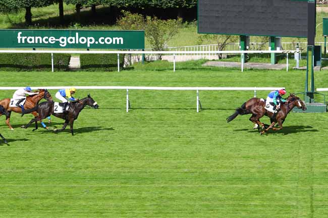 Photo d'arrivée de la course pmu PRIX WEMYSS BIGHT à SAINT-CLOUD le Vendredi 15 juin 2018