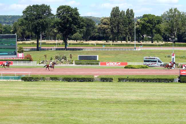 Photo d'arrivée de la course pmu PRIX DE LA PLACE DUPLEIX à ENGHIEN le Samedi 16 juin 2018