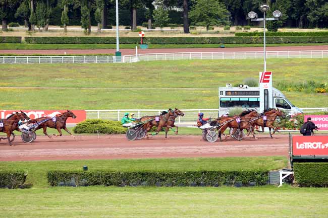 Photo d'arrivée de la course pmu PRIX DE BONNE-NOUVELLE à ENGHIEN le Samedi 16 juin 2018