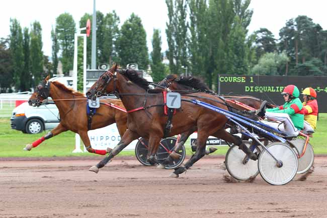 Photo d'arrivée de la course pmu PRIX DE GERZAT à VICHY le Lundi 18 juin 2018