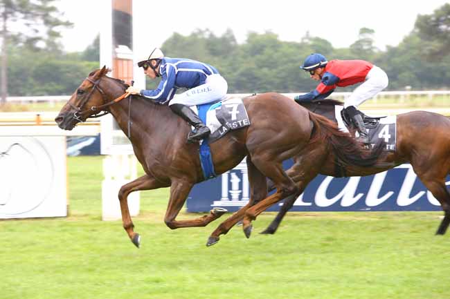 Photo d'arrivée de la course pmu PRIX DE LA BASE AERIENNE 120 DE CAZAUX à LA TESTE DE BUCH le Jeudi 21 juin 2018
