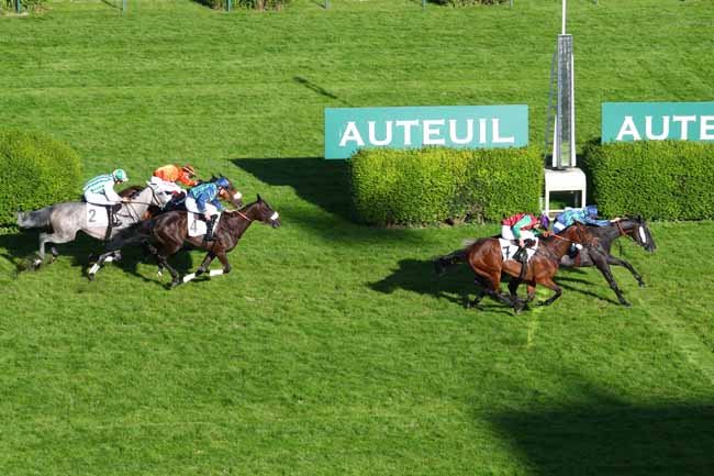 Photo d'arrivée de la course pmu PRIX LA PERICHOLE à AUTEUIL le Jeudi 21 juin 2018