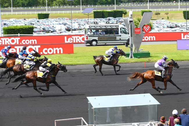 Photo d'arrivée de la course pmu PRIX DU PRESIDENT DE LA REPUBLIQUE à PARIS-VINCENNES le Dimanche 24 juin 2018