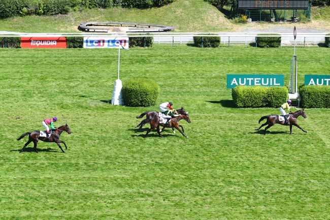 Photo d'arrivée de la course pmu PRIX AL CAPONE II à AUTEUIL le Mardi 26 juin 2018