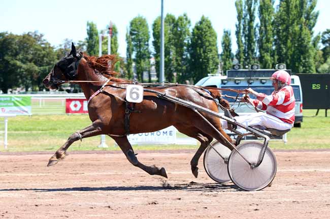 Photo d'arrivée de la course pmu PRIX DE CHEVAGNES à VICHY le Jeudi 28 juin 2018