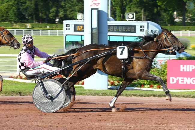 Photo d'arrivée de la course pmu PRIX DE LA NATION à ENGHIEN le Jeudi 28 juin 2018