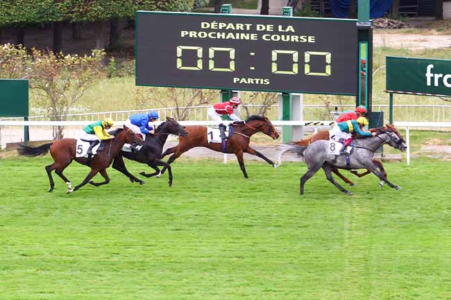 Photo d'arrivée de la course pmu GRAND PRIX DE SAINT-CLOUD à SAINT-CLOUD le Dimanche 1 juillet 2018