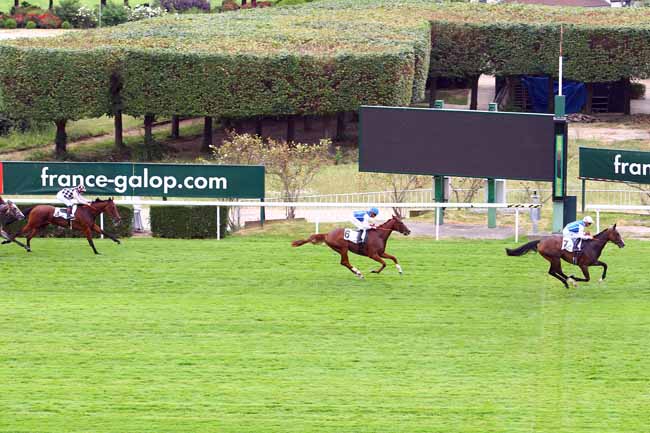 Photo d'arrivée de la course pmu PRIX RELIANCE à SAINT-CLOUD le Dimanche 1 juillet 2018