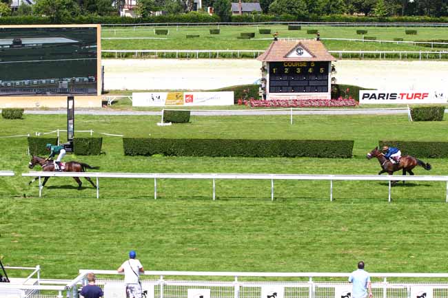 Photo d'arrivée de la course pmu PRIX LES OUVRES - PREMIER PELOTON à CLAIREFONTAINE le Lundi 2 juillet 2018