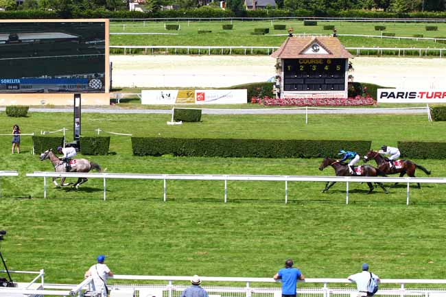 Photo d'arrivée de la course pmu PRIX LES OUVRES - DEUXIEME PELOTON à CLAIREFONTAINE le Lundi 2 juillet 2018