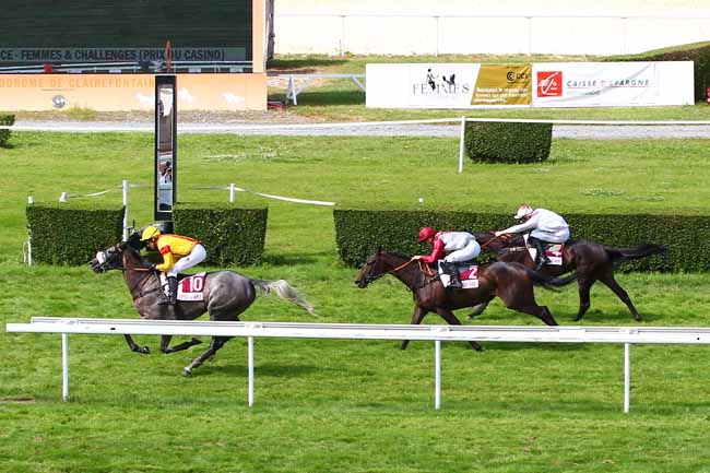 Photo d'arrivée de la course pmu PRIX DU CASINO à CLAIREFONTAINE le Lundi 2 juillet 2018