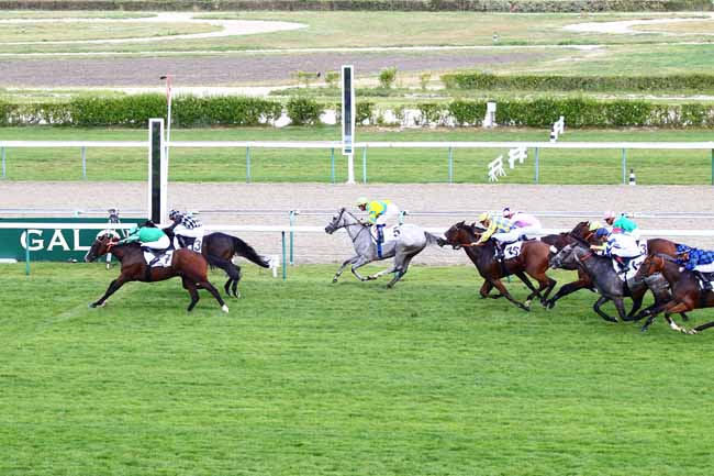 Photo d'arrivée de la course pmu PRIX DU PONT DE TANCARVILLE à DEAUVILLE le Mardi 3 juillet 2018