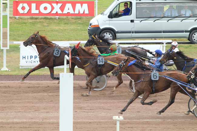 Photo d'arrivée de la course pmu PRIX DE VINCENNES à VICHY le Mercredi 4 juillet 2018
