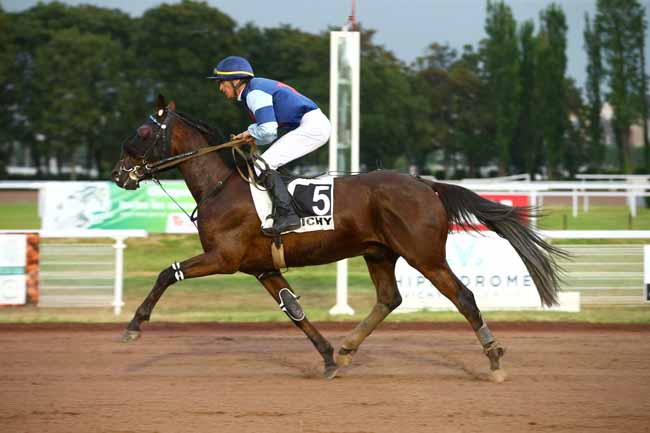Photo d'arrivée de la course pmu PRIX DE L'INDRE à VICHY le Mercredi 4 juillet 2018