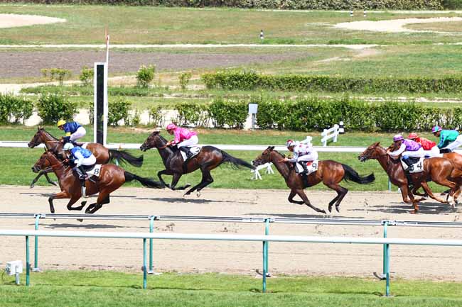 Photo d'arrivée de la course pmu PRIX DU COCHET à DEAUVILLE le Mercredi 4 juillet 2018