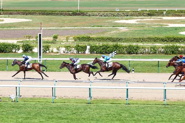 Photo d'arrivée de la course pmu PRIX DE SAINT-ANDRE-D'HEBERTOT à DEAUVILLE le Mercredi 4 juillet 2018