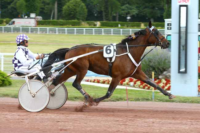 Photo d'arrivée de la course pmu PRIX DE LA GARE SAINT-LAZARE à ENGHIEN le Jeudi 5 juillet 2018