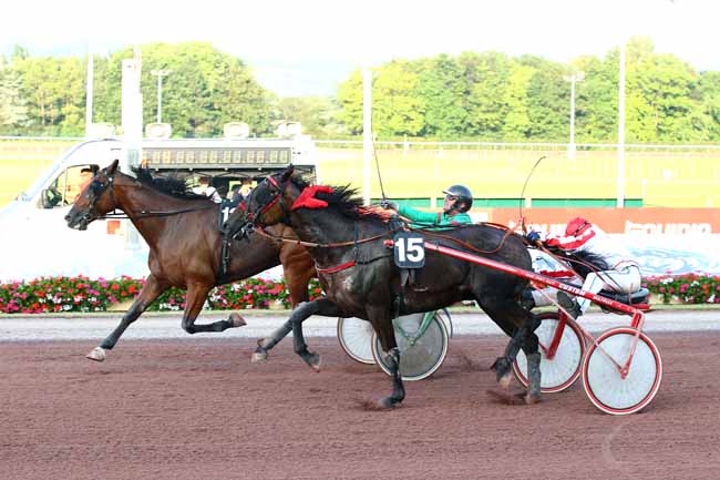 Photo d'arrivée de la course pmu PRIX DU MONT-SAINT-MICHEL à CABOURG le Vendredi 6 juillet 2018