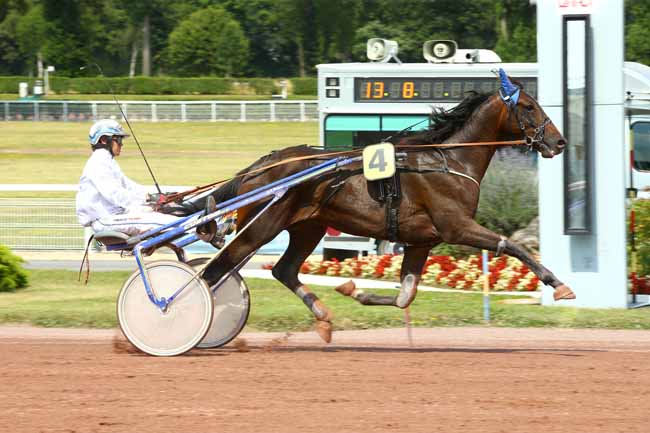Photo d'arrivée de la course pmu PRIX DE BERLIN à ENGHIEN le Samedi 7 juillet 2018