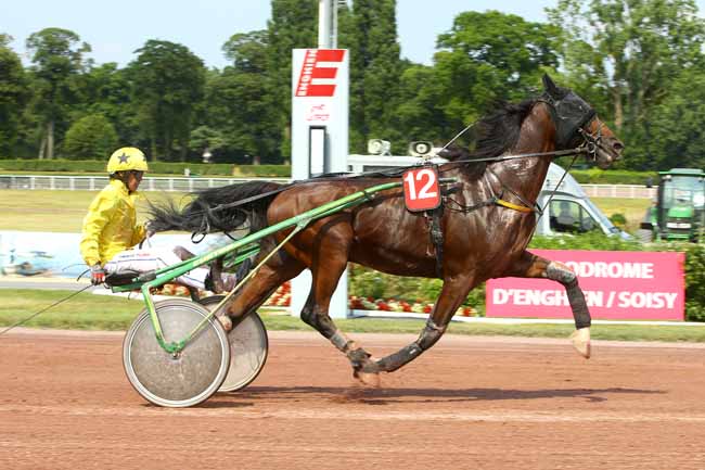 Photo d'arrivée de la course pmu PRIX DU MOULIN ROUGE à ENGHIEN le Samedi 7 juillet 2018