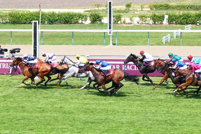Photo d'arrivée de la course pmu QATAR GRAND HANDICAP DE NORMANDIE à DEAUVILLE le Dimanche 8 juillet 2018