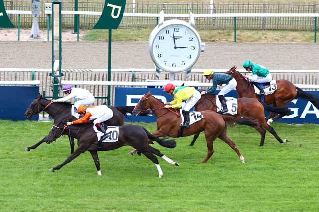 Photo d'arrivée de la course pmu PRIX DE VALGENCEUSE à CHANTILLY le Lundi 9 juillet 2018