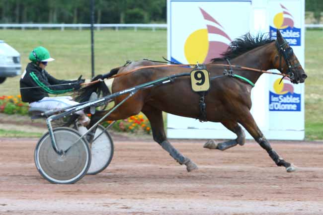 Photo d'arrivée de la course pmu PRIX LES SABLES D'OLONNE AGGLOMERATION à LES SABLES D'OLONNE le Mardi 10 juillet 2018