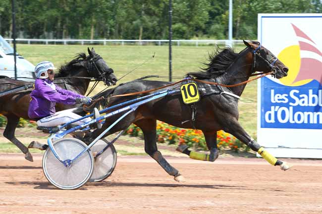 Photo d'arrivée de la course pmu PRIX DU CHATEAU D'OLONNE à LES SABLES D'OLONNE le Mardi 10 juillet 2018