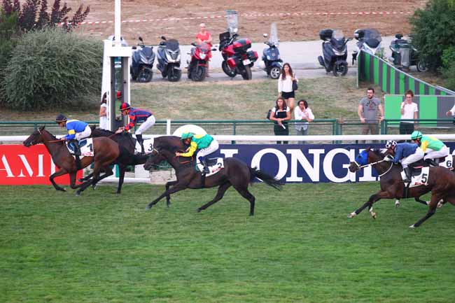 Photo d'arrivée de la course pmu PRIX DU DEFILE à LONGCHAMP le Samedi 14 juillet 2018