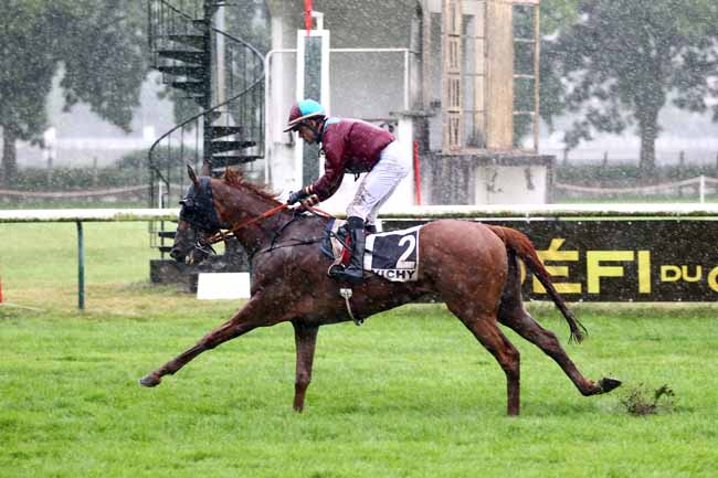 Photo d'arrivée de la course pmu PRIX HUBERT DE CATHEU à VICHY le Lundi 16 juillet 2018