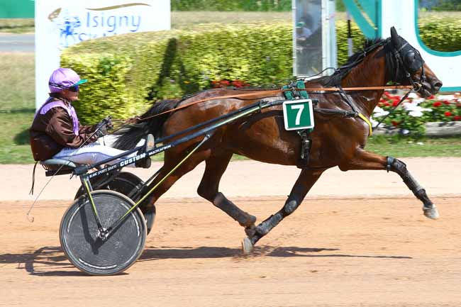 Photo d'arrivée de la course pmu PRIX DU CONSEIL DEPARTEMENTAL DE LA MANCHE à GRAIGNES le Mercredi 18 juillet 2018