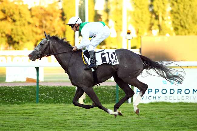 Photo d'arrivée de la course pmu PRIX VICHY SPA HOTEL LES CELESTINS à VICHY le Mercredi 18 juillet 2018