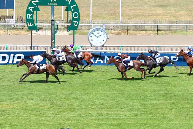 Photo d'arrivée de la course pmu PRIX ALBINE à CHANTILLY le Lundi 23 juillet 2018