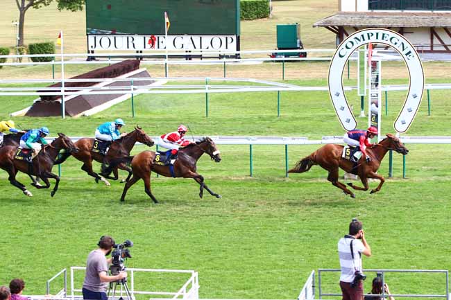 Photo d'arrivée de la course pmu PRIX DE SAINT-JUST-EN-CHAUSSEE à COMPIEGNE le Mardi 24 juillet 2018